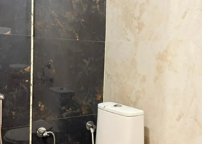 Hotel Vakula Matha Grand